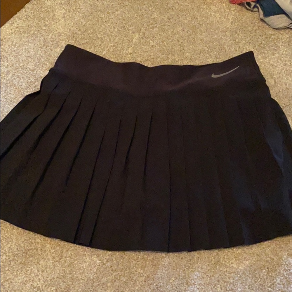 Nike tennis skirt: SMALL/MEDIUM women sizing